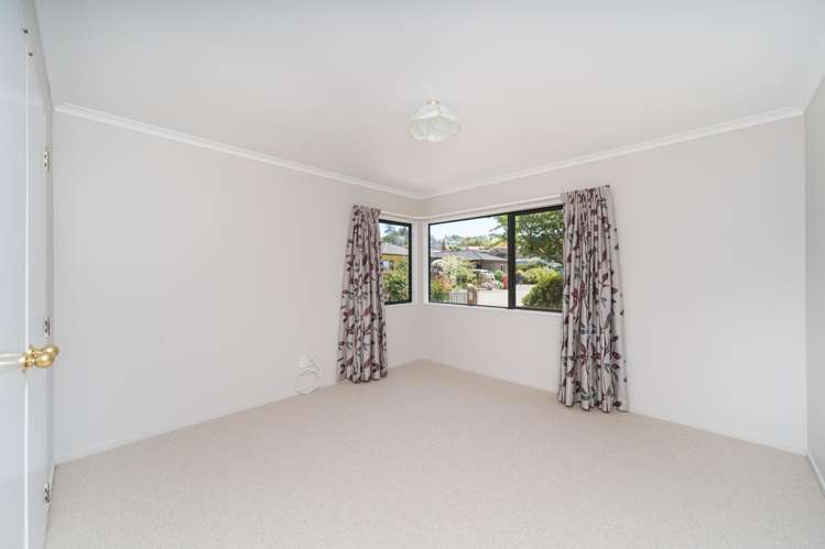 7 Saint Johns Close (off West Street) Feilding_9