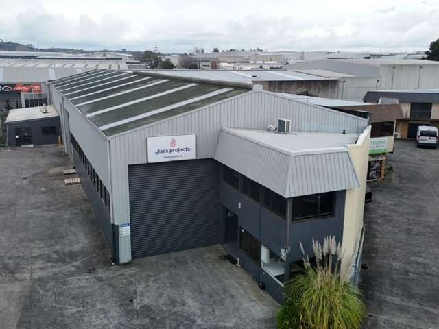 390sqm Road Front Industrial with Gantry