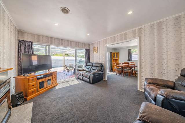 84 Shakespeare Avenue Trentham_4