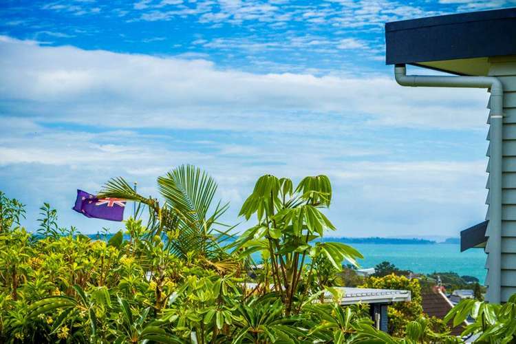 2/69 Seaview Road Castor Bay_3