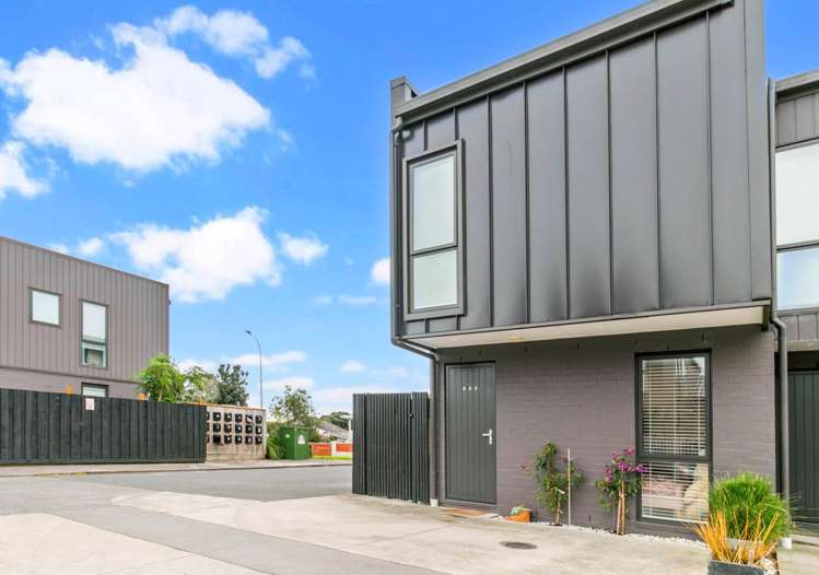 638 Massey Road Mangere_12