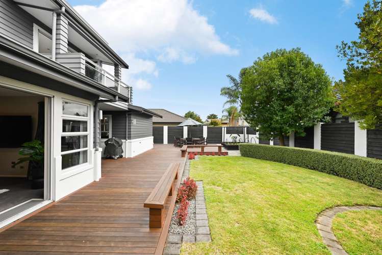 87 Huntington Drive Huntington_24