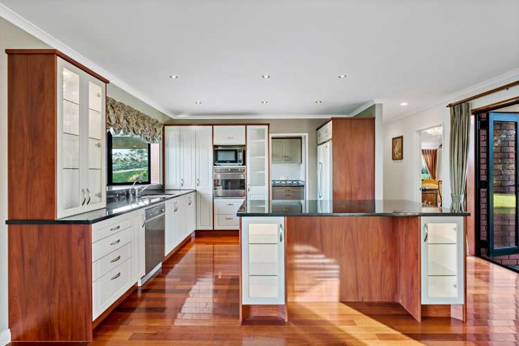 260 State Highway 16 Kumeu_10