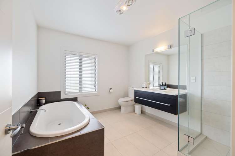 33 Applefield Court Northwood_22