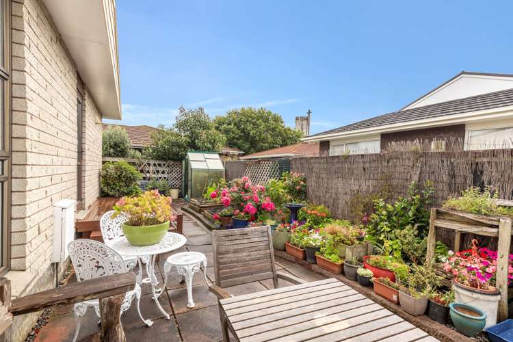 5 Chertsey Court Roslyn_21