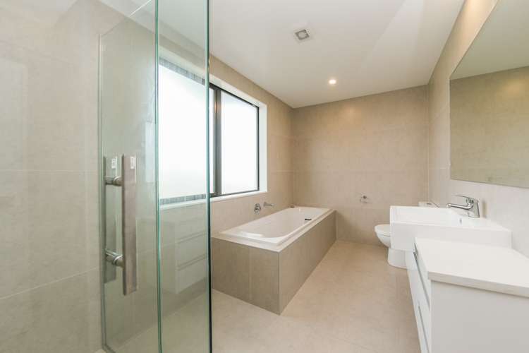 2 Azzurro Way Flat Bush_5