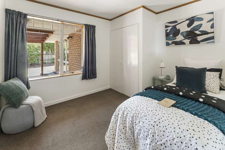 14 Vining Crescent Stoke_16