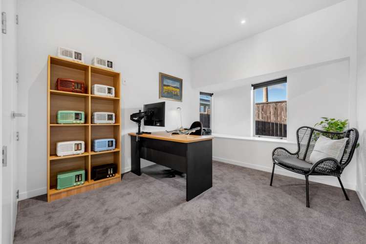 8 Intrepid Crescent Beachlands_36