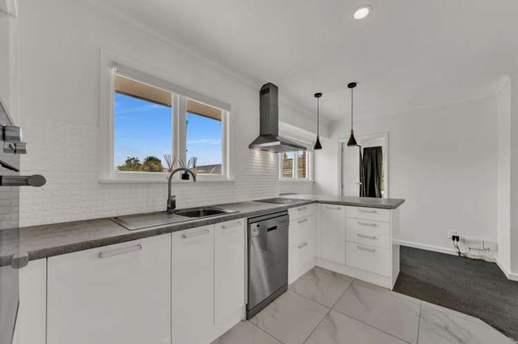 35 Basingstoke Street Aranui_3