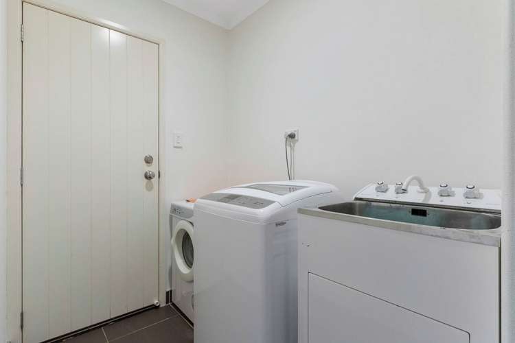 117 Pine Harbour Parade Beachlands_30