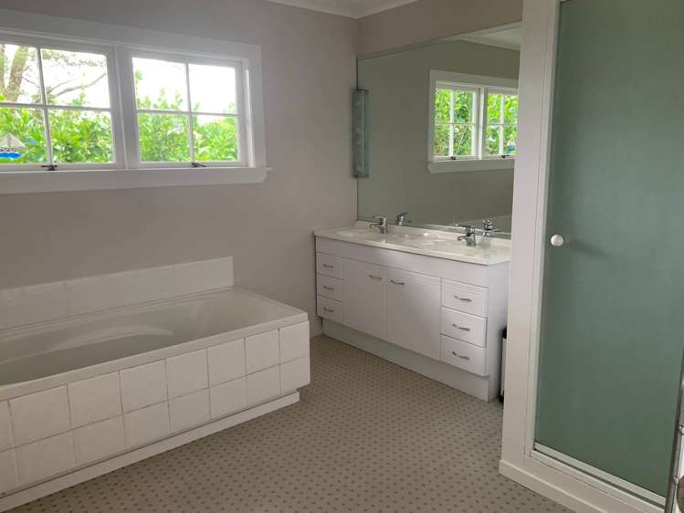 137 Brian Crescent Stanmore Bay_12