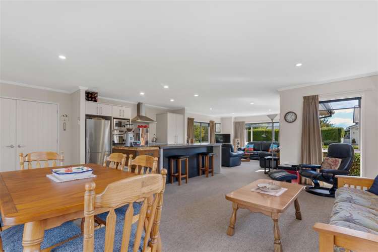 76 Covent Drive Stoke_25