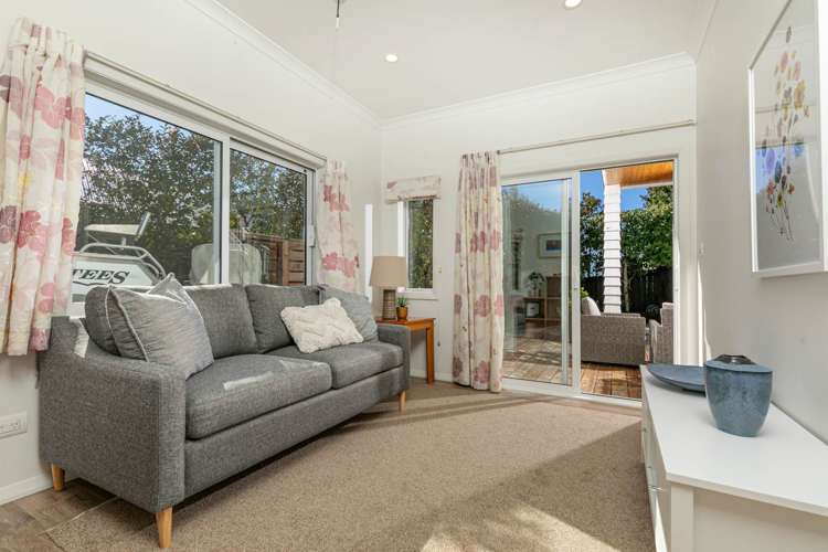 14a Tiri View Place Waiake_19