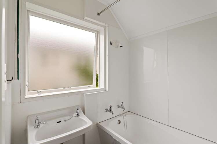 1 and 2/51 Portsmouth Street and 1 and 2/73 Hampshire Street Aranui_21