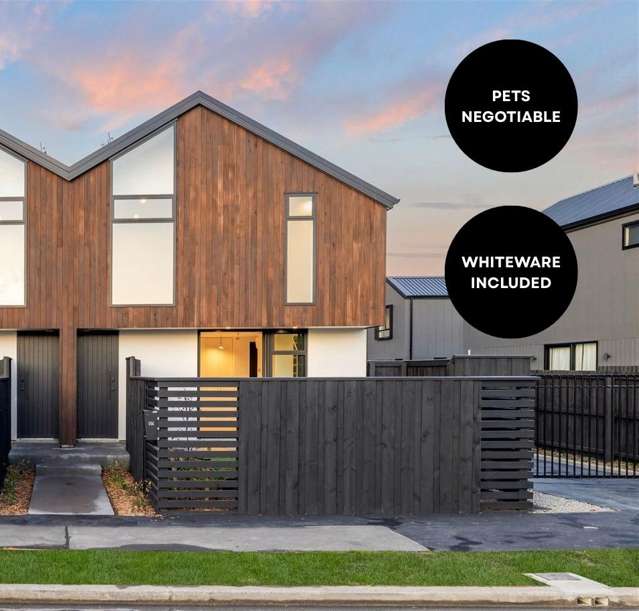Edgeware Modern Comfort – 2 Bed / 2 Bath Townhouse