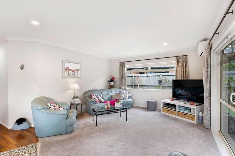 10 Chesterfield Way Orewa_5