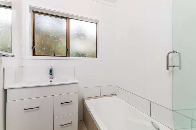 7 Lysander Crescent Beach Haven_9