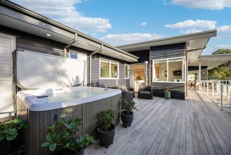 104 Shelter Drive Greenhithe_12