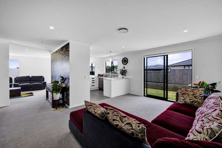 34 Honeyfield Drive Whalers Gate_22