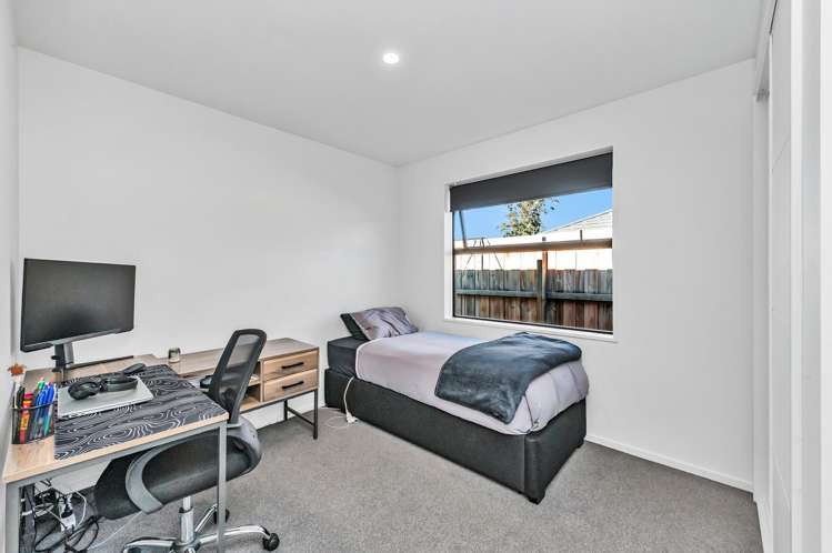 197 Faringdon Boulevard Rolleston_14