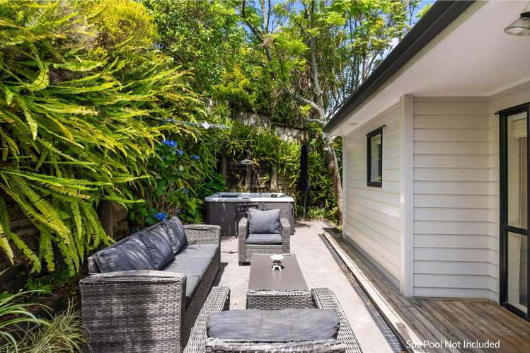 2/9 Marigold Place Mairangi Bay_11