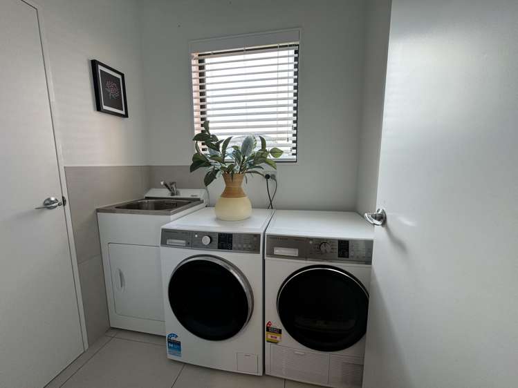 34 PEPENE AVE "WAIATA SHORES" Takanini_14