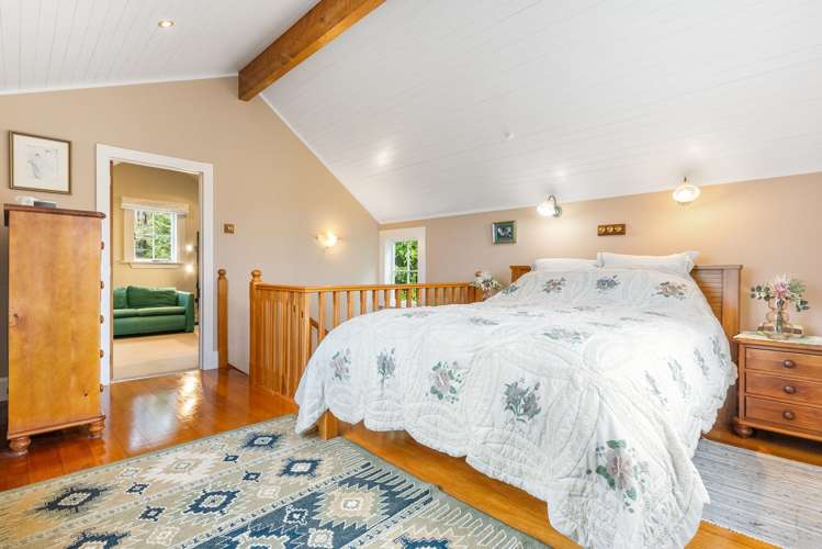 284 Forest Hill Road Waiatarua_8