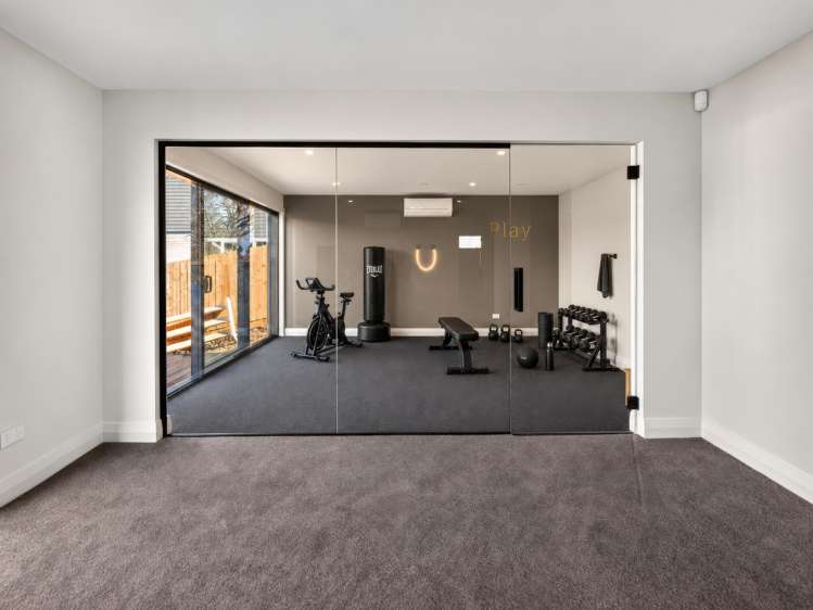 64 Codrington Cresent_5