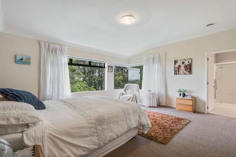 160 Lloyd Road Riverhead_8