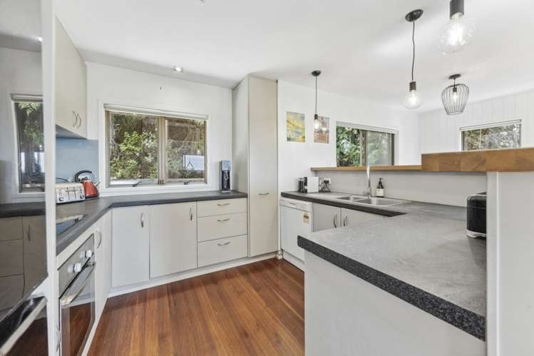 207 Shaw Road Titirangi_6