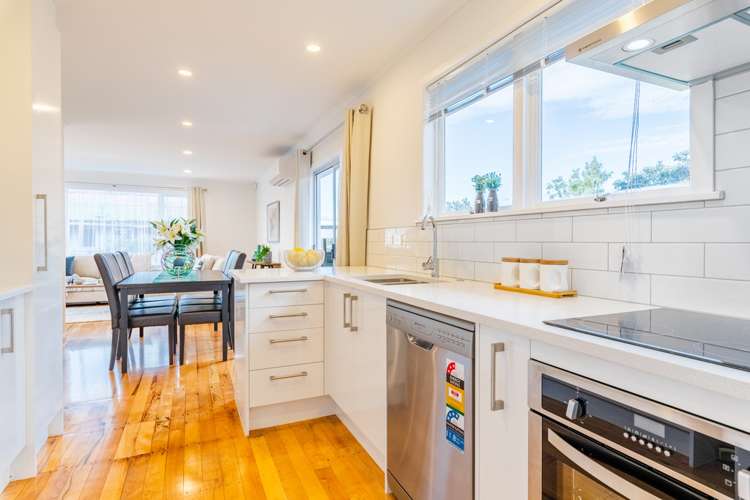 42 Commodore Drive Lynfield_9