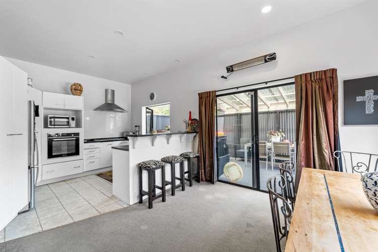 2/86 Beach Road Castor Bay_8