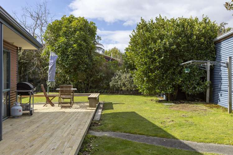 16 Hoani Place Kuratau_21