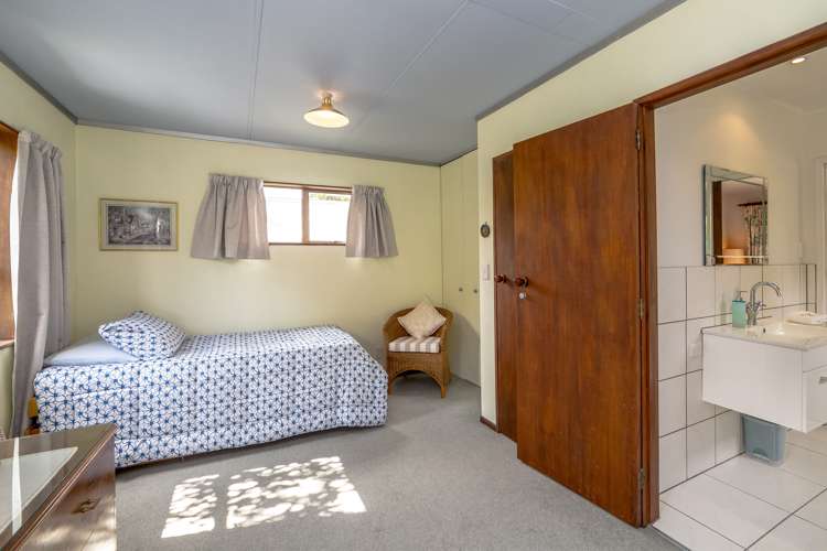 68 Eringa Road Longbush_15