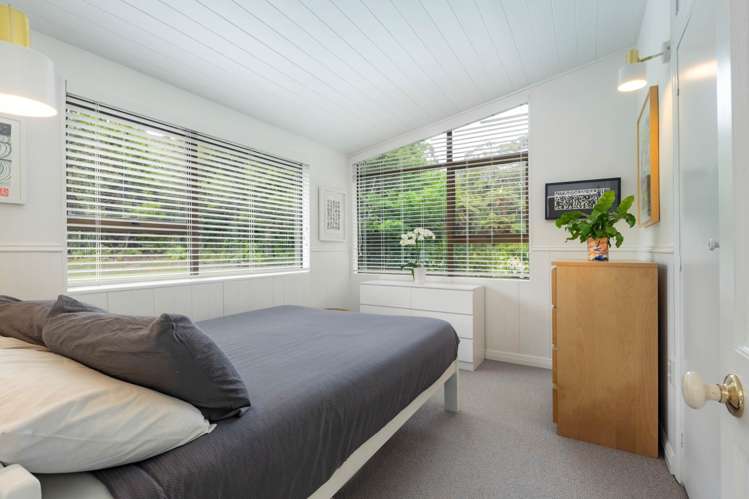 256 Piha Road Piha_9