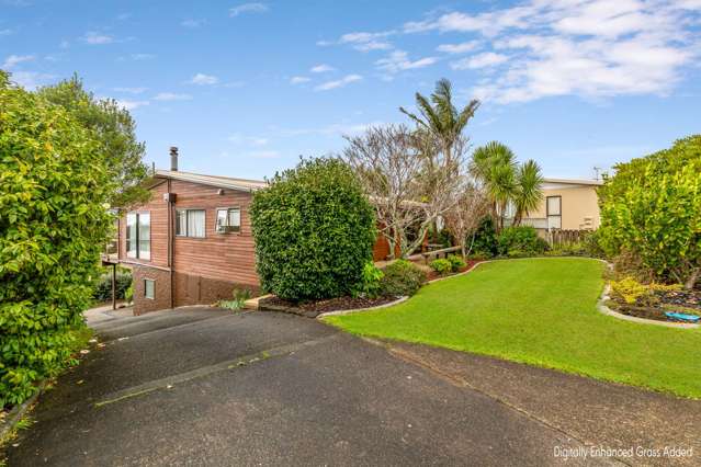 50 John Dee Crescent Red Beach_1