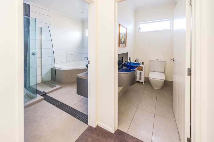 13 Lithgow Drive Otamatea_22