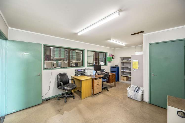 30-32 and 34-36 Mihini Road Henderson_6