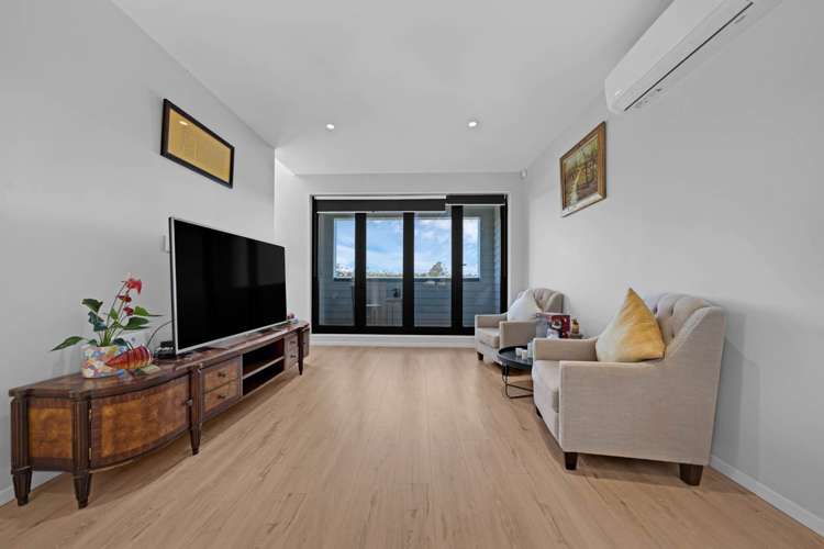 9/701 Hillsborough Road_3