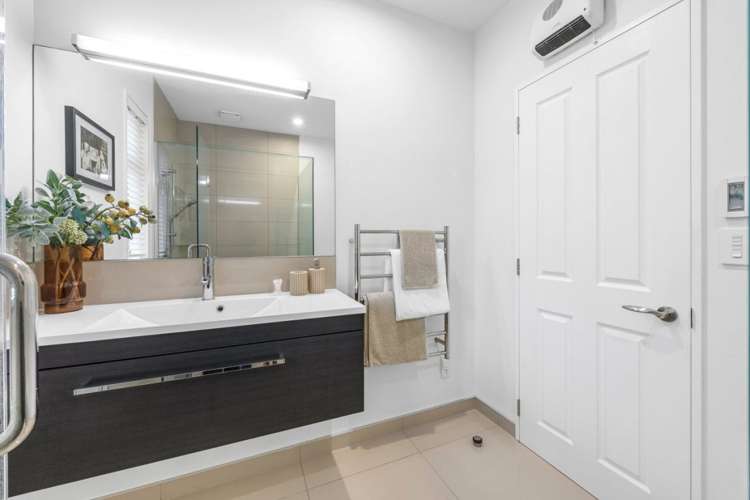 4 Chorley Place Hillsborough_10
