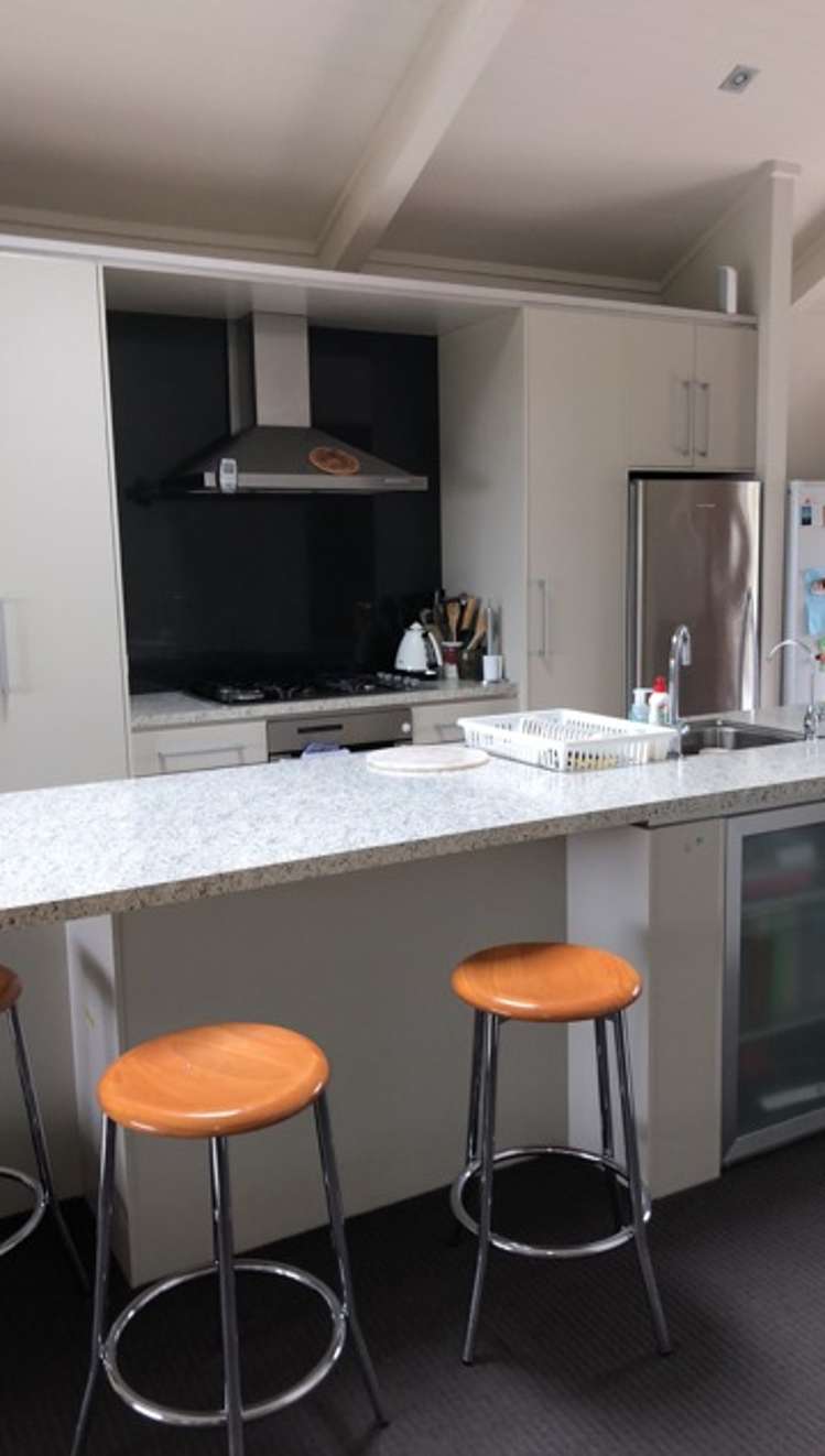 24 The Circle 1114_4