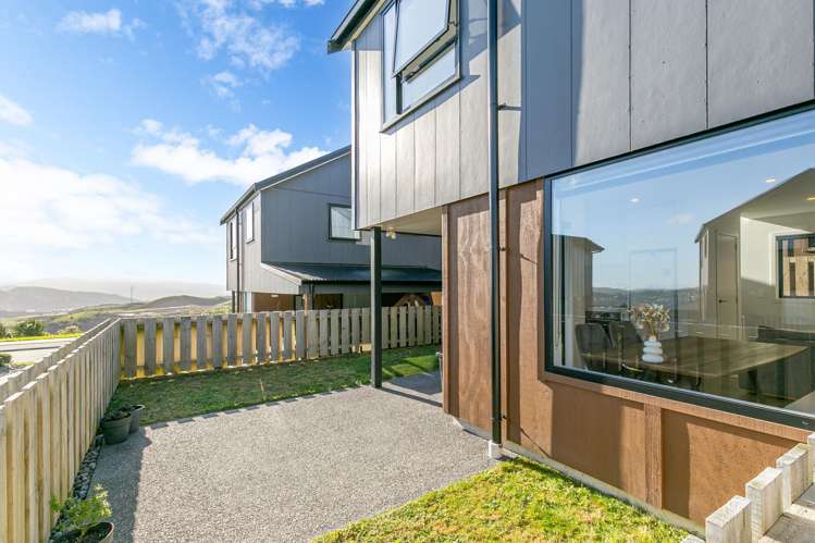 8 Astelia Way Woodridge_1