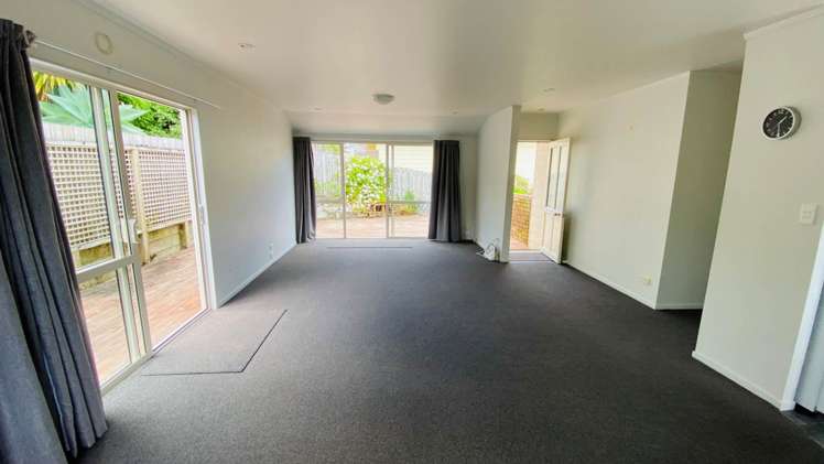 1/8 Knott Road Stanmore Bay_8