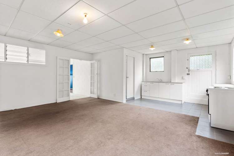 39 Laburnum Road New Windsor_14