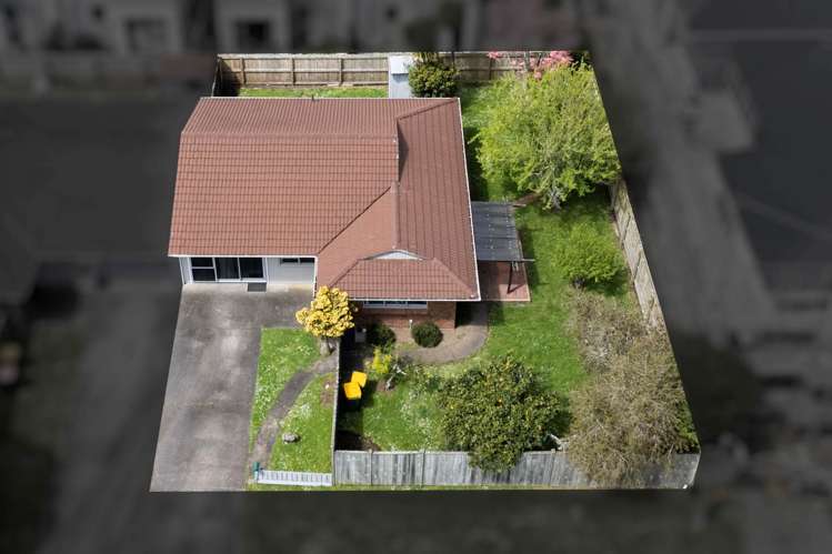 2/2 Tabitha Crescent Henderson_17