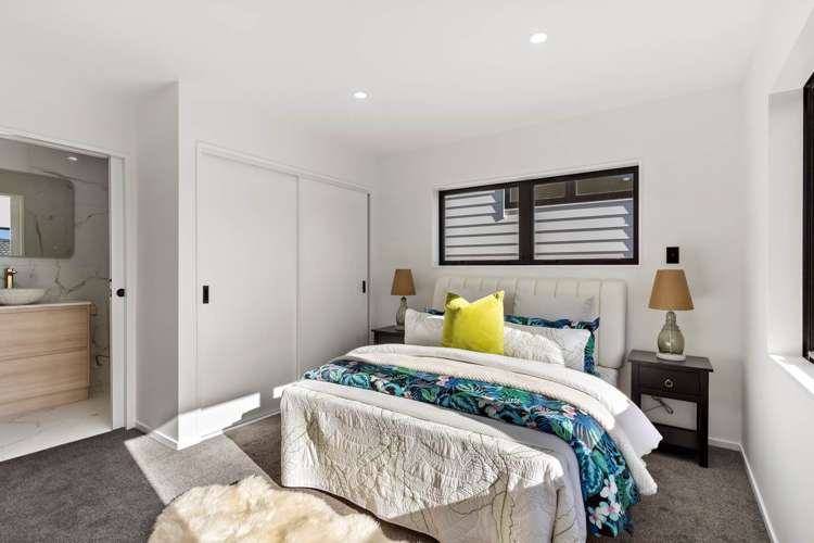 21b Borrowdace Avenue Botany Downs_14