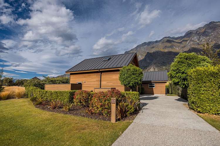 12 Pendeen Crescent Jacks Point_33