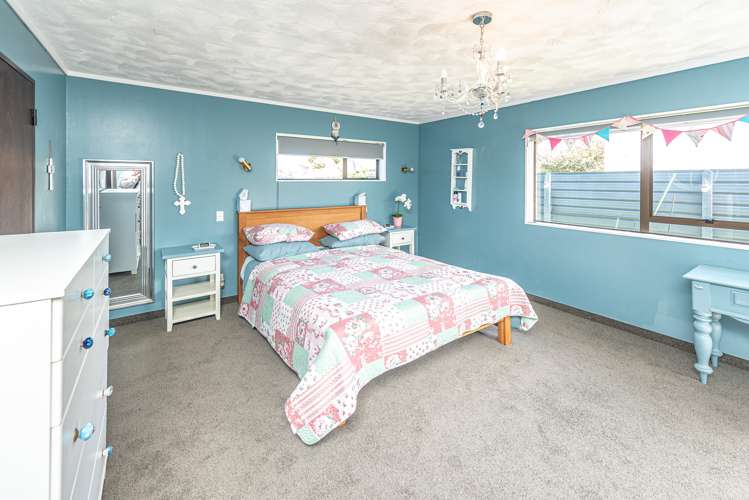 5 Downes Avenue Springvale_12