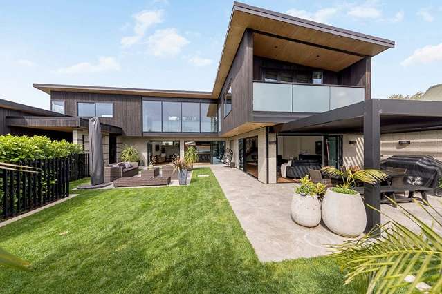 'Blown away': House in Block suburb sells for $5.21m - $2.5m above CV