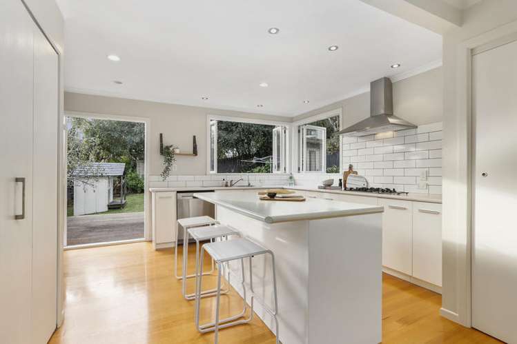 41 Atkinson Road Titirangi_10